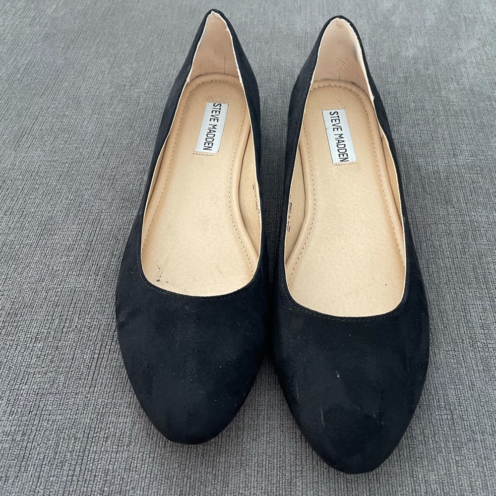 New Never Worn Black Suede Steve Madden Flats